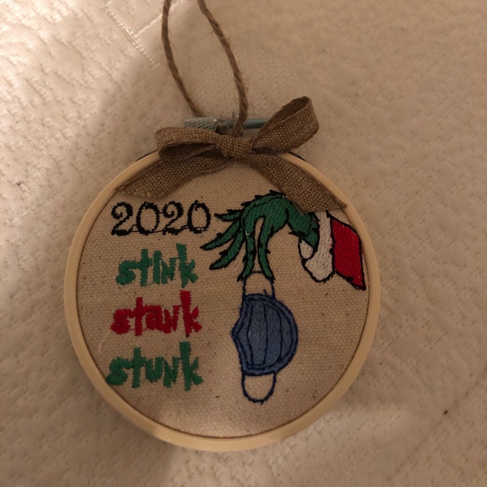 Embroidered 2020 Christmas Grinch ornament. *NEW*